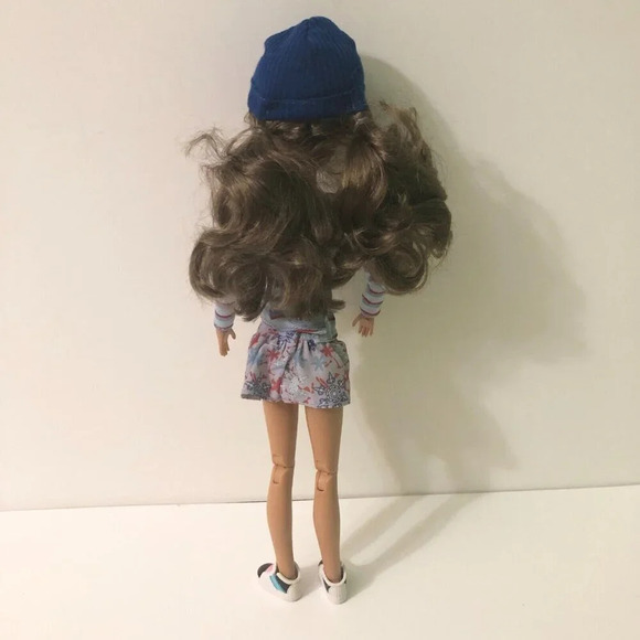 Liv Doll Katie with Brunette Wig with  Hat Articulated Doll - Picture 6 of 16